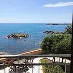 Nyaraló La Terrazza Nel Mare *