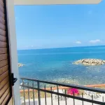 Nyaraló La Terrazza Nel Mare *