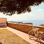 Nyaraló La Terrazza Nel Mare *